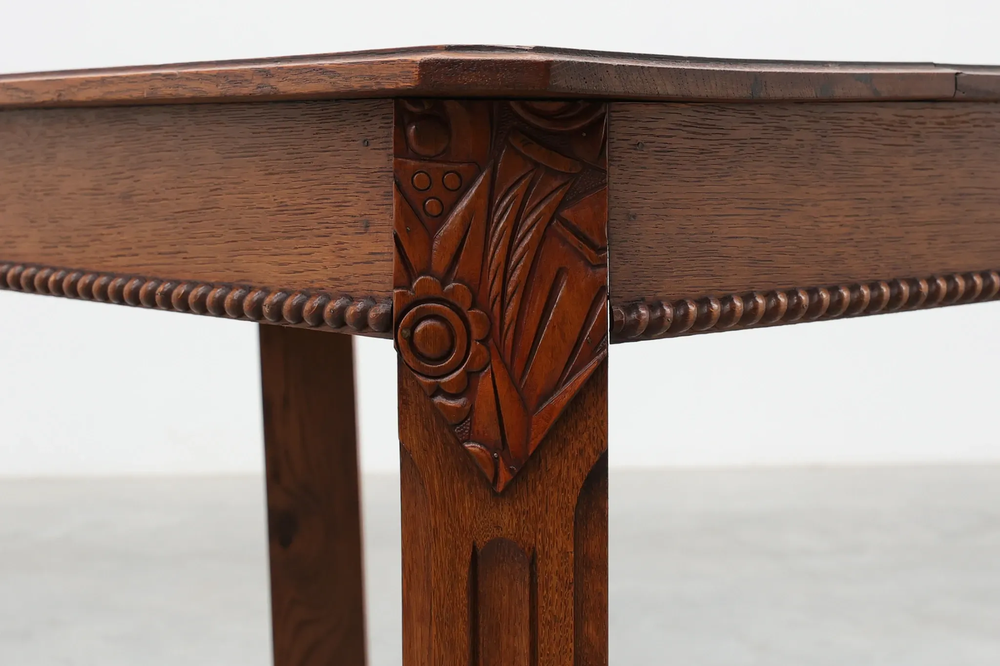 French Art Deco Side Table with Fluted Legs, Carved Frieze and X-Stretcher,
