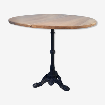 Cast-foot bistro table