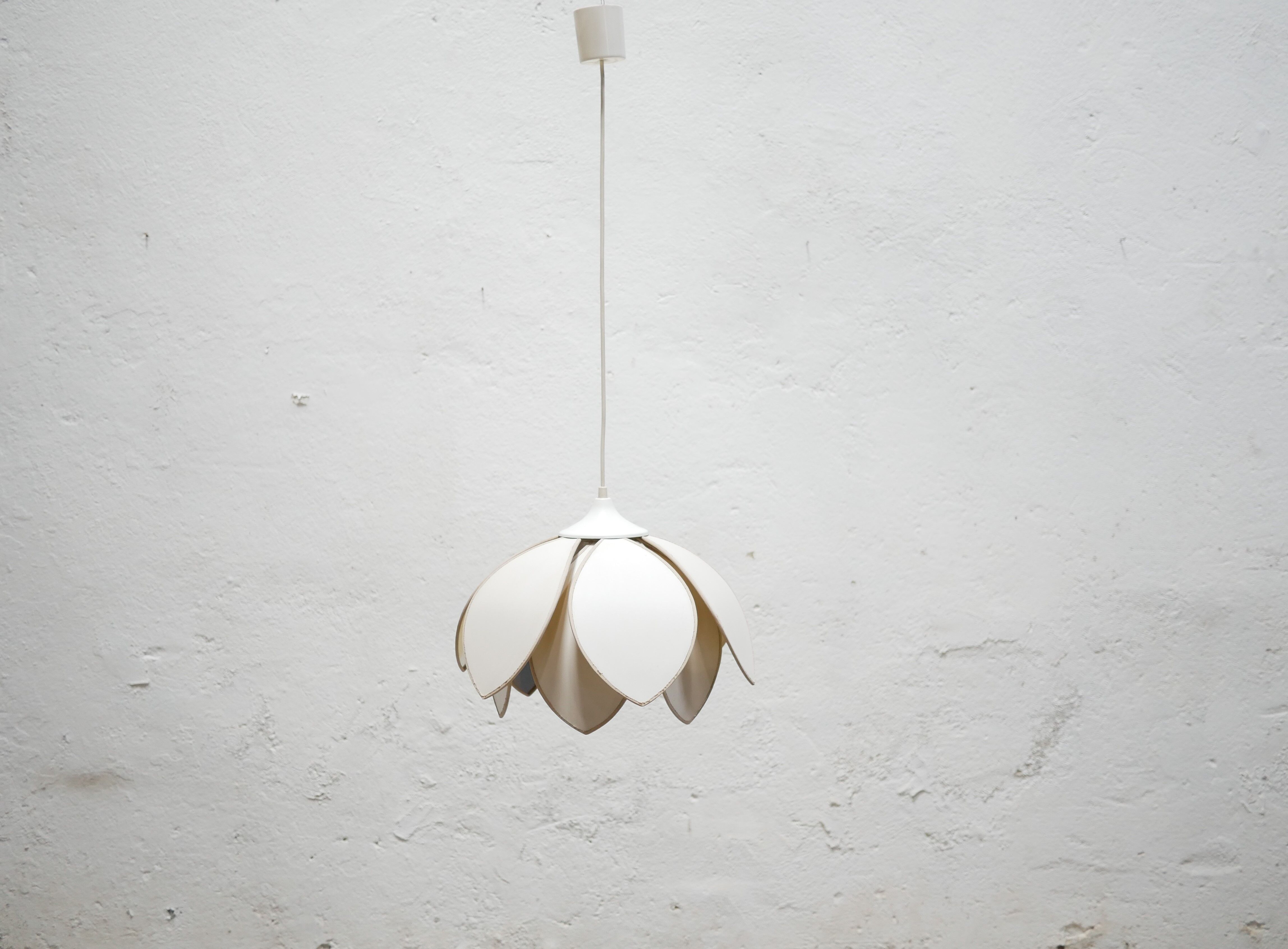 Vintage lotus flower pendant lamp