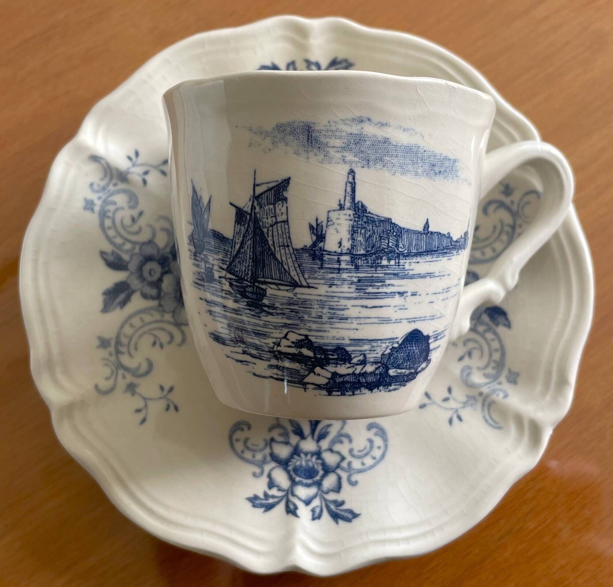 Antique coffee service in Sarreguemines earthenware.