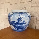 Delf earthenware pot