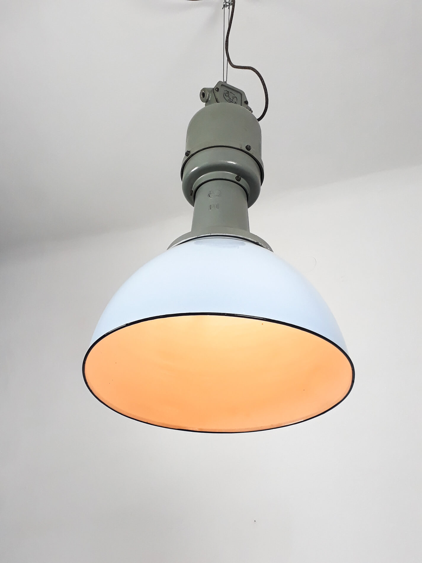 Suspension vintage en émail bleu clair de l'usine ElKo, années 1960