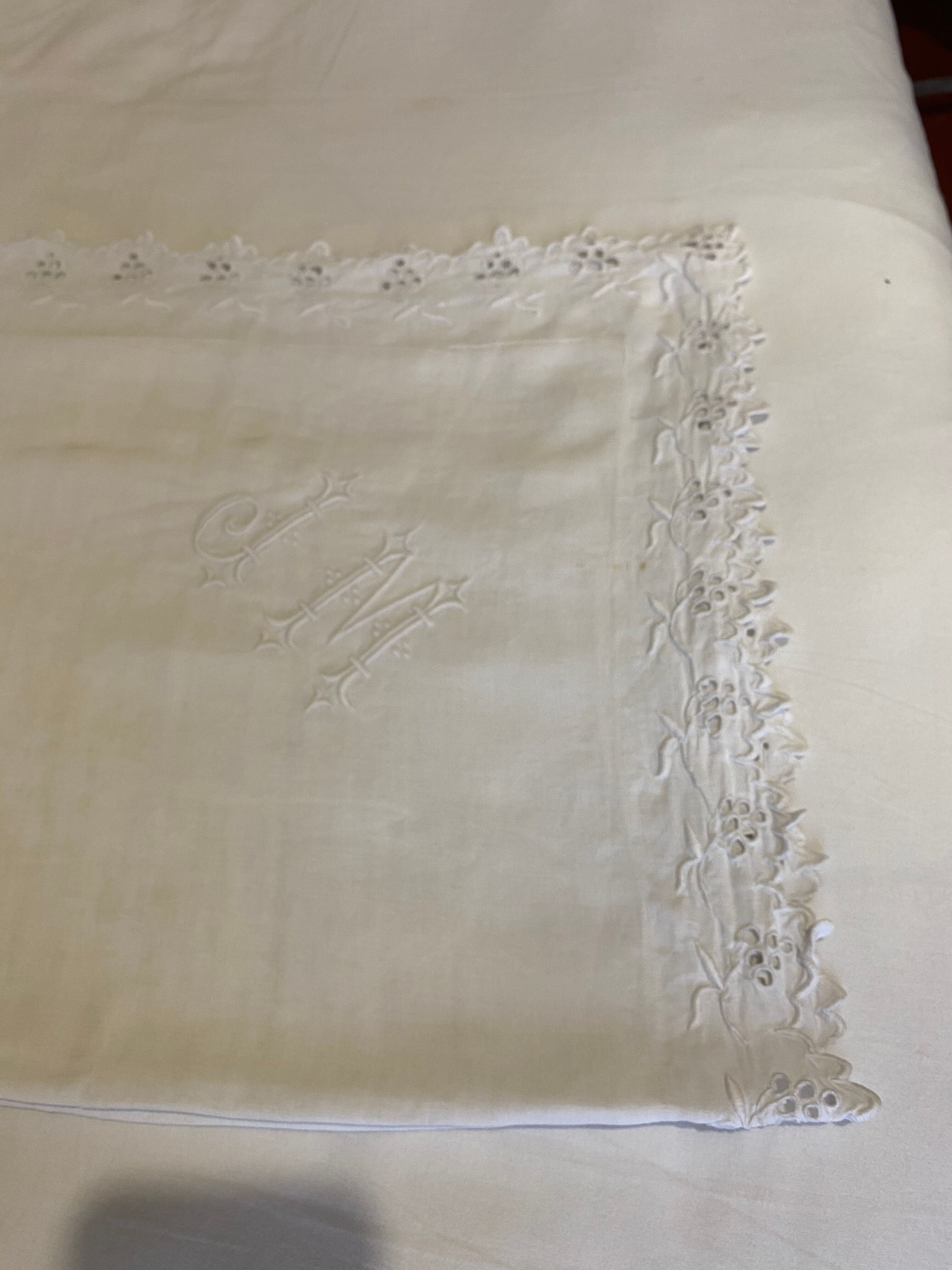 JM monogram pillow taie