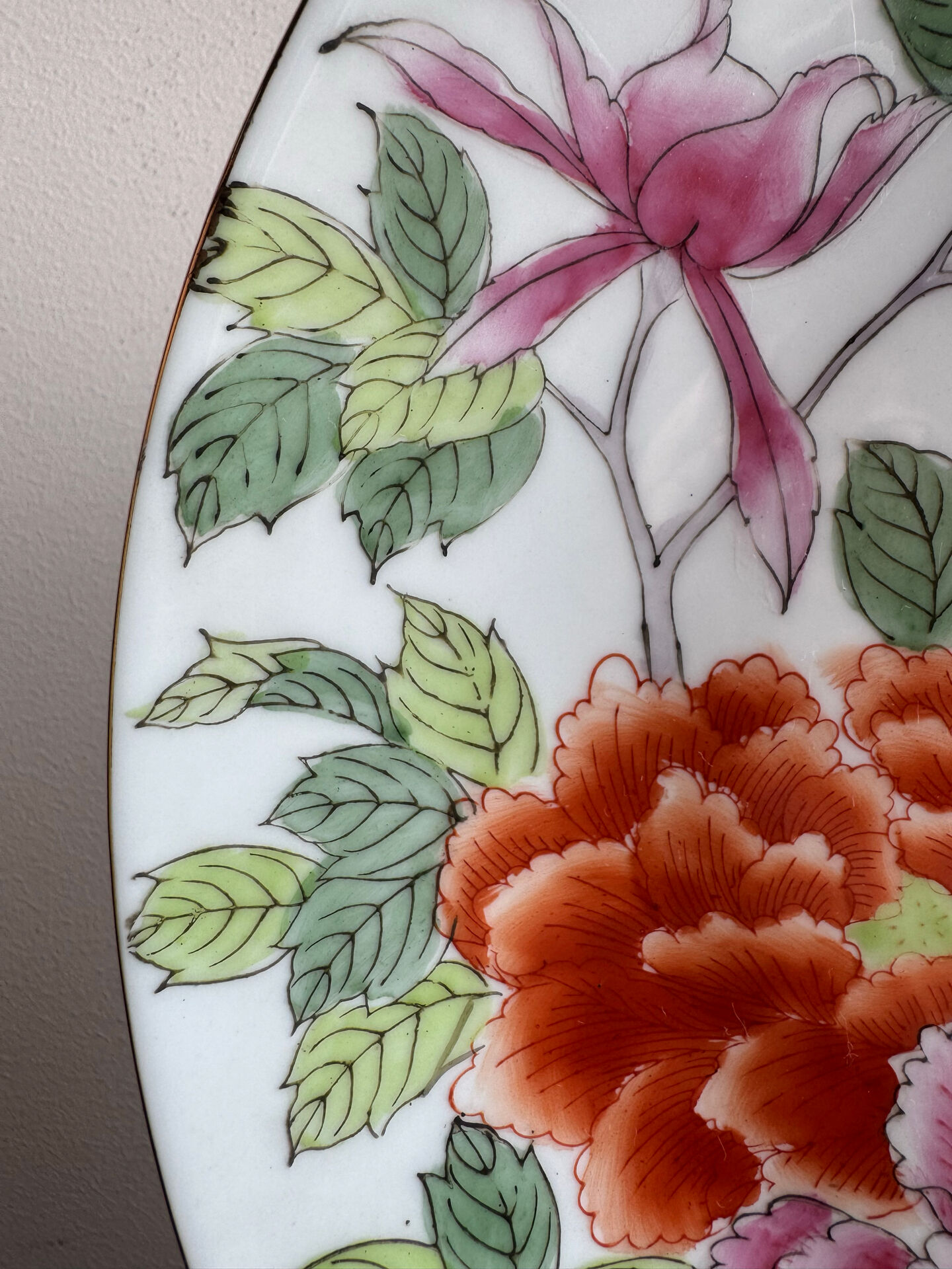 Pair of plates from Jingdezhen, China, early 20th century.