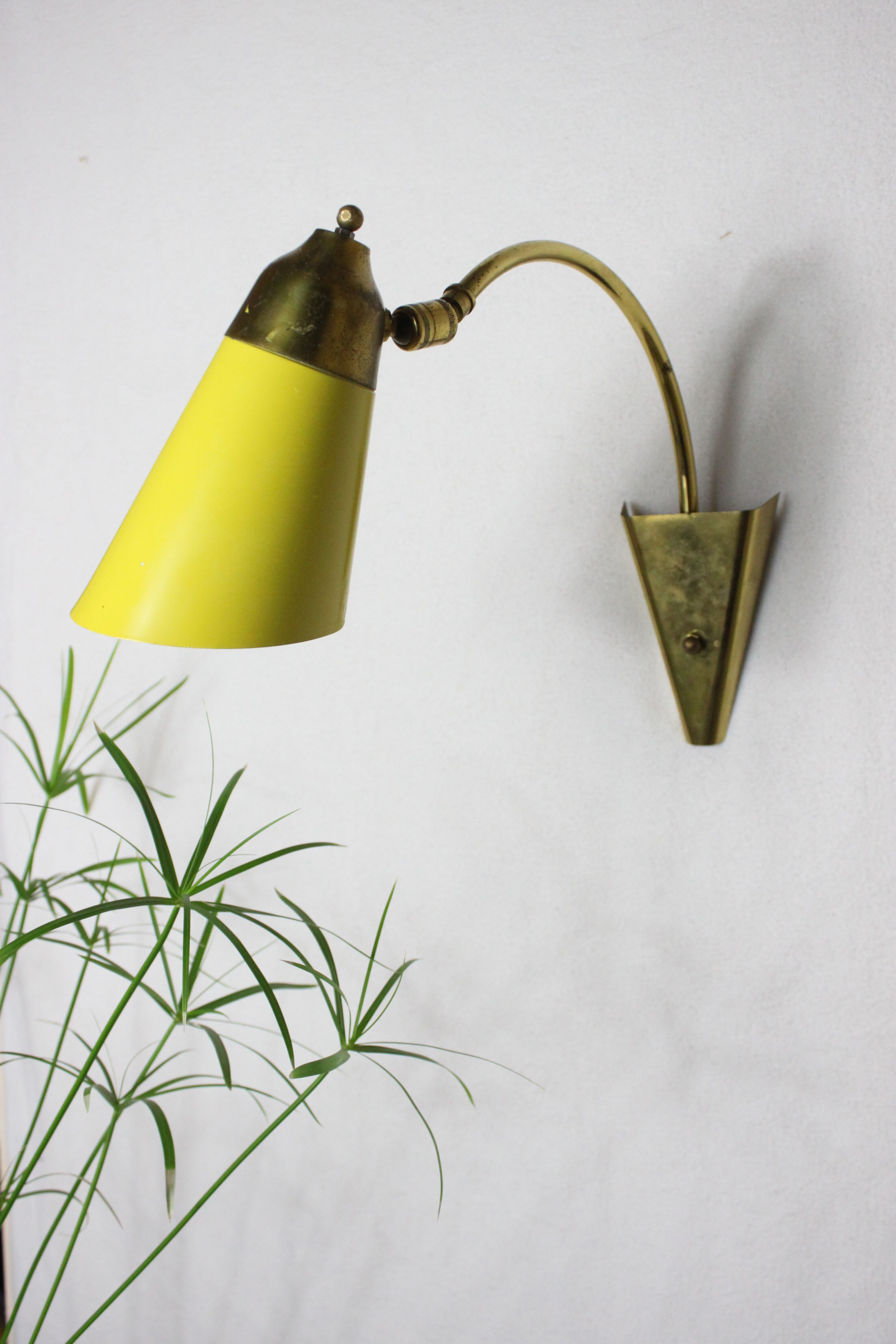 Wall  light brass stem in Italian 1960