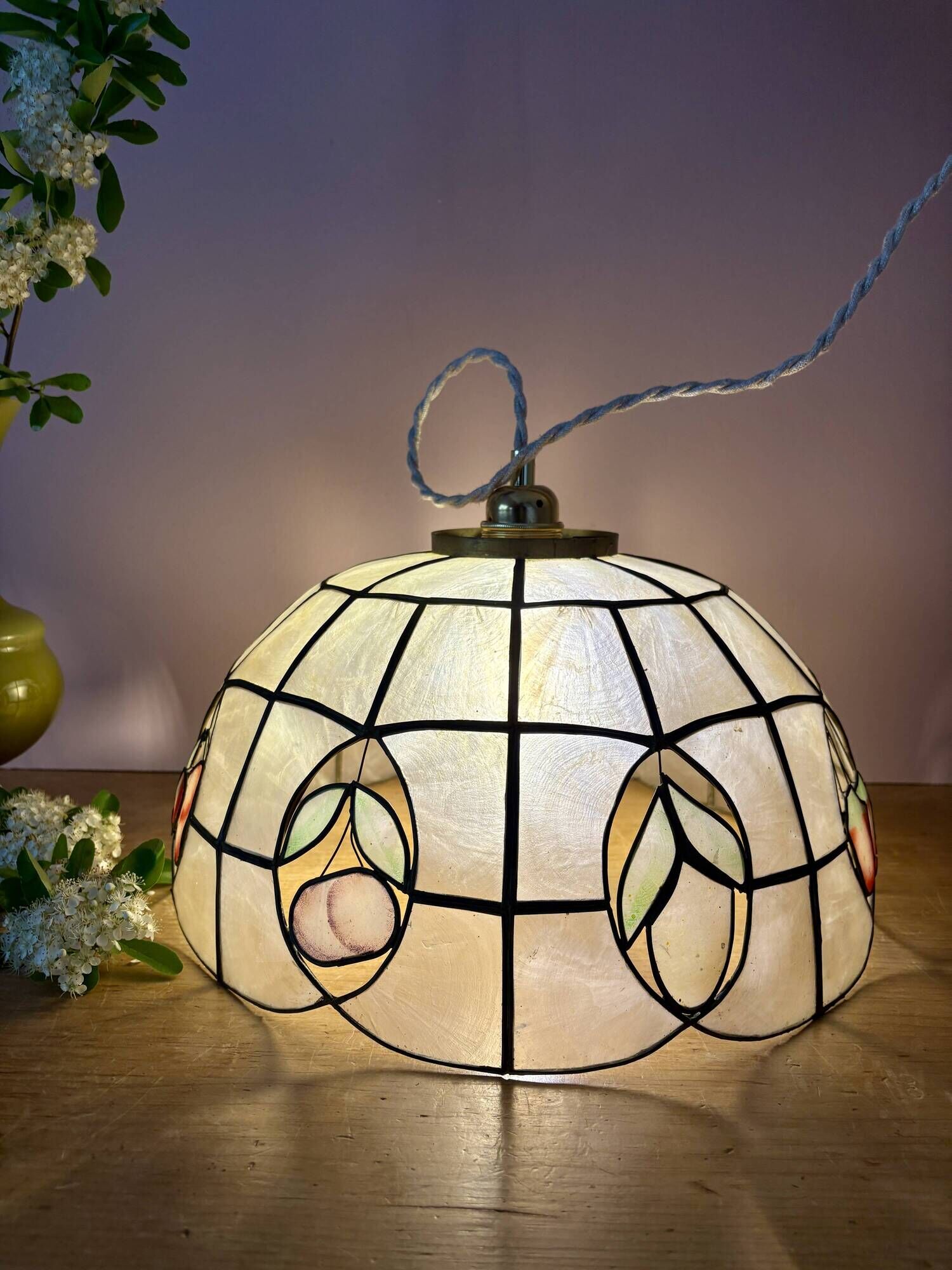 Vintage mother-of-pearl and brass lampshade pendant light with fruit decorations (2)