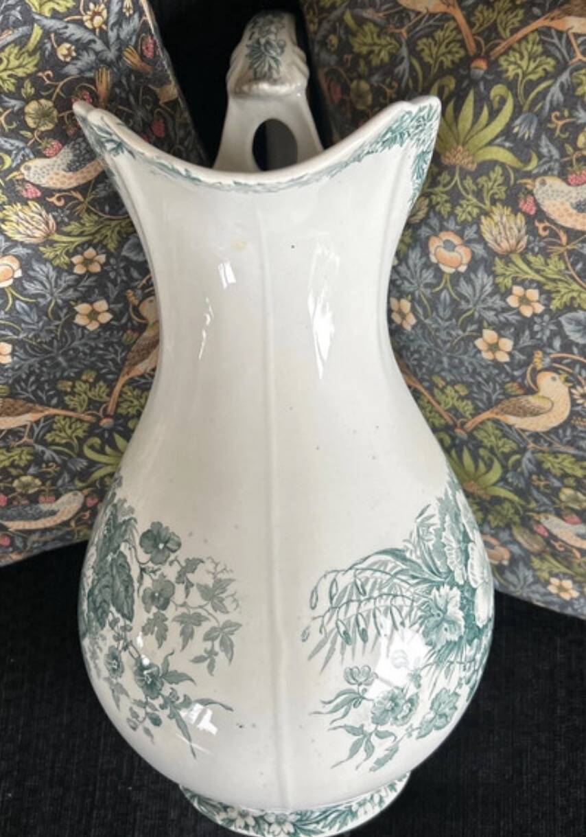 Iron earth toilet bowl