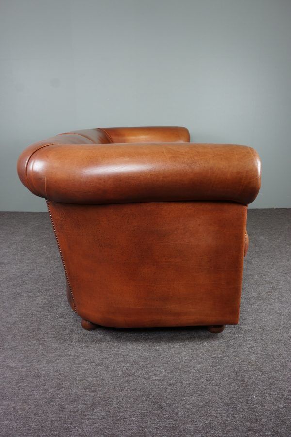 Chesterfield 2.5 seater sofa in smooth cowhide leather