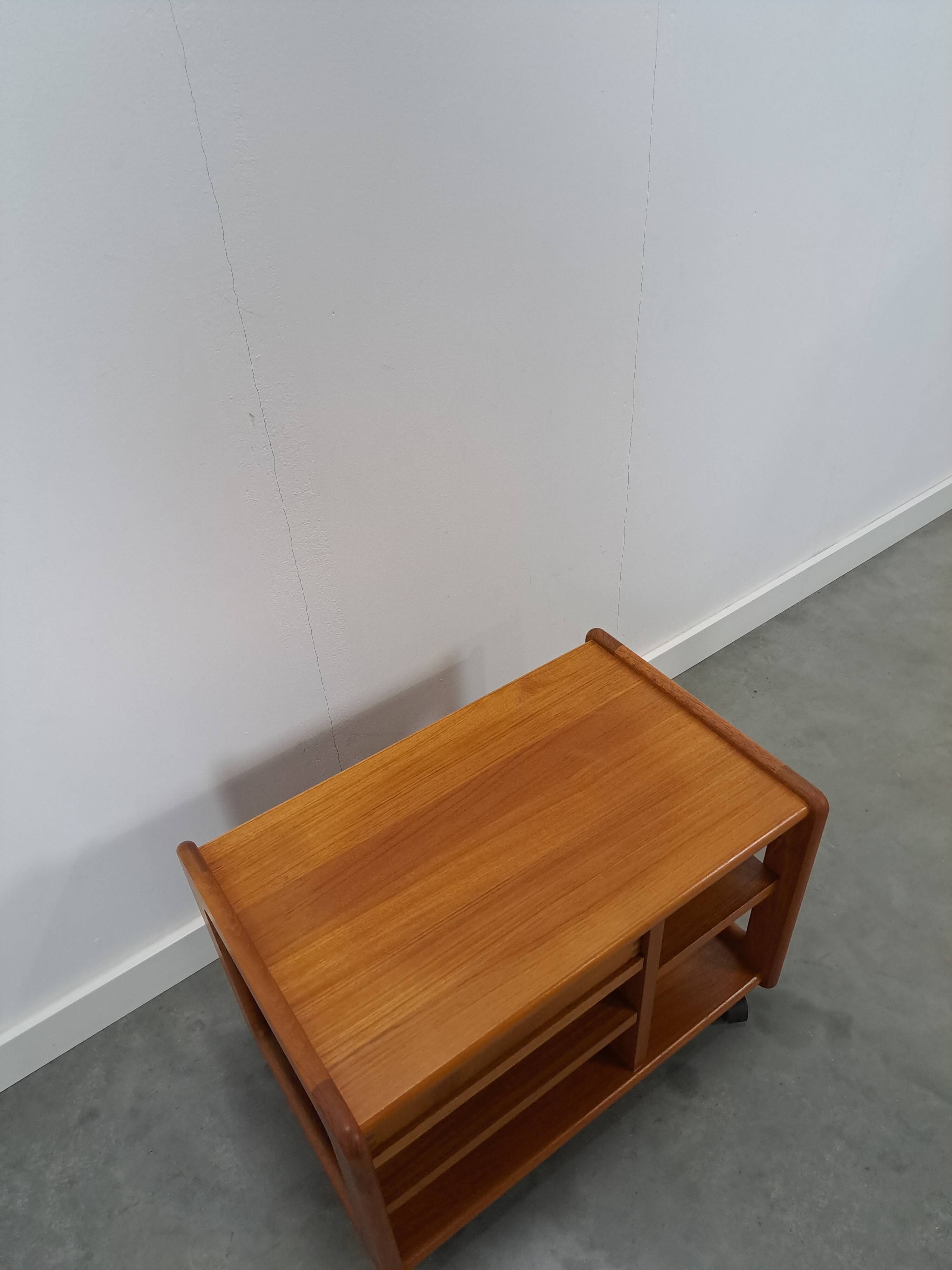 Deense teak audio trolley met lade vintage tv meubel