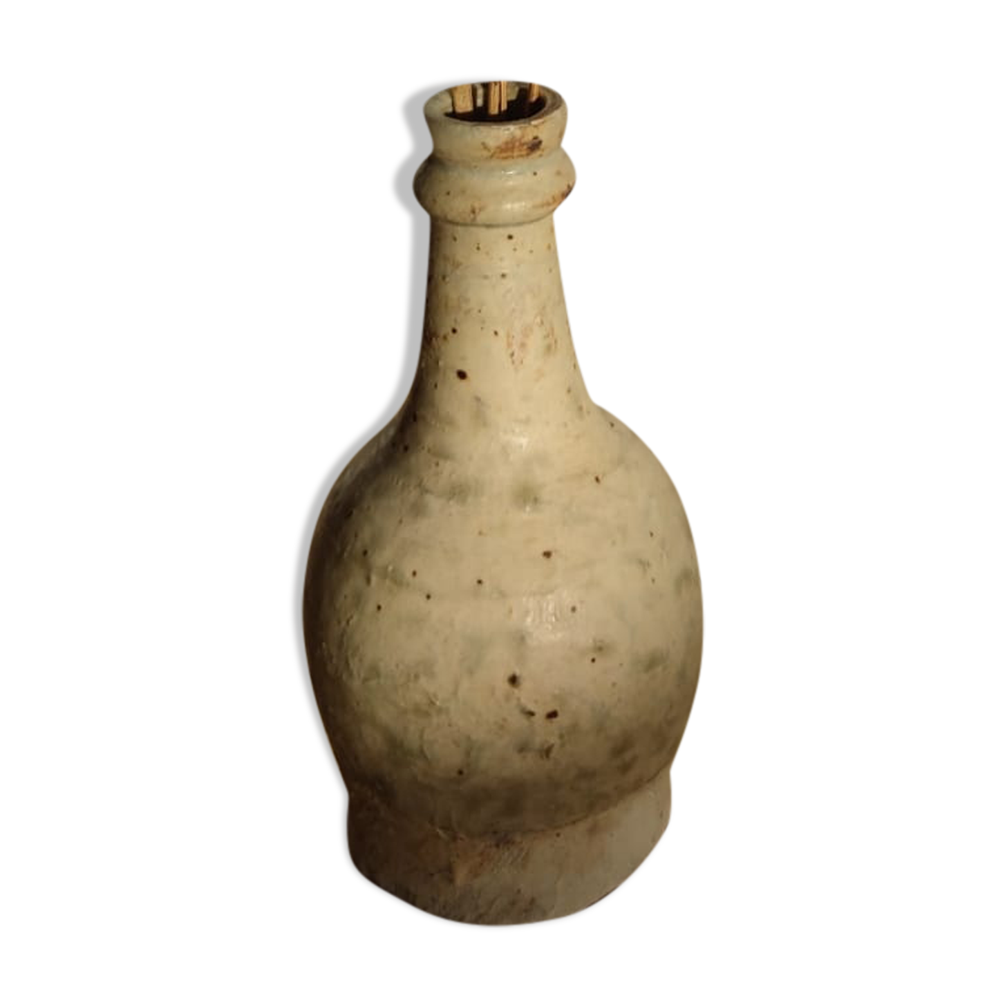 Decorative vase in beige ceramic