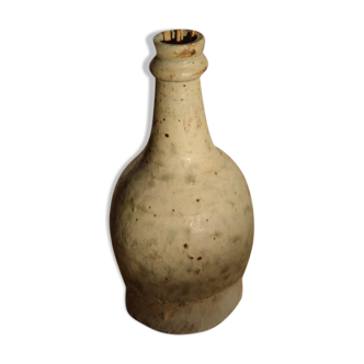 Decorative vase in beige ceramic