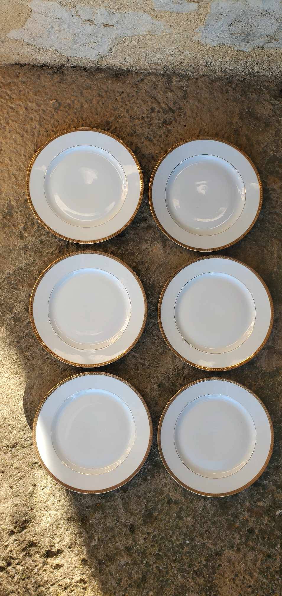 Set of 6 porcelain dinner plates with golden ear edging