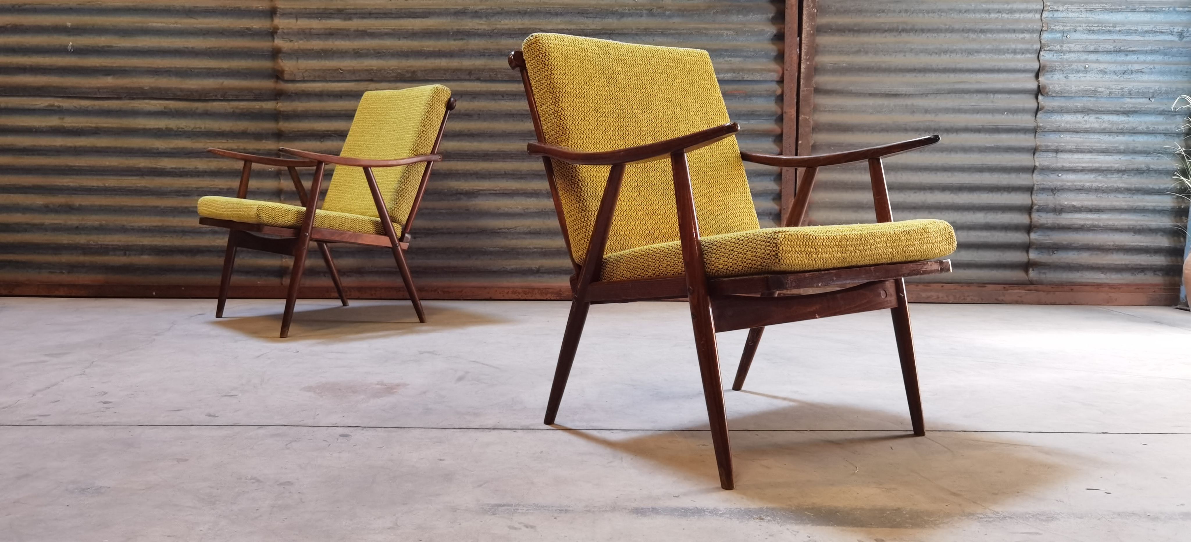 Pair of boomerang armchairs TON Bystřice (Thonet) by Antonin Suman 1960