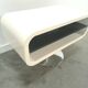 Witte tafel met afgeronde hoeken en glassen blade, tv meubel