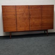 Buffet haut vintage en teck avec compartiment bar
