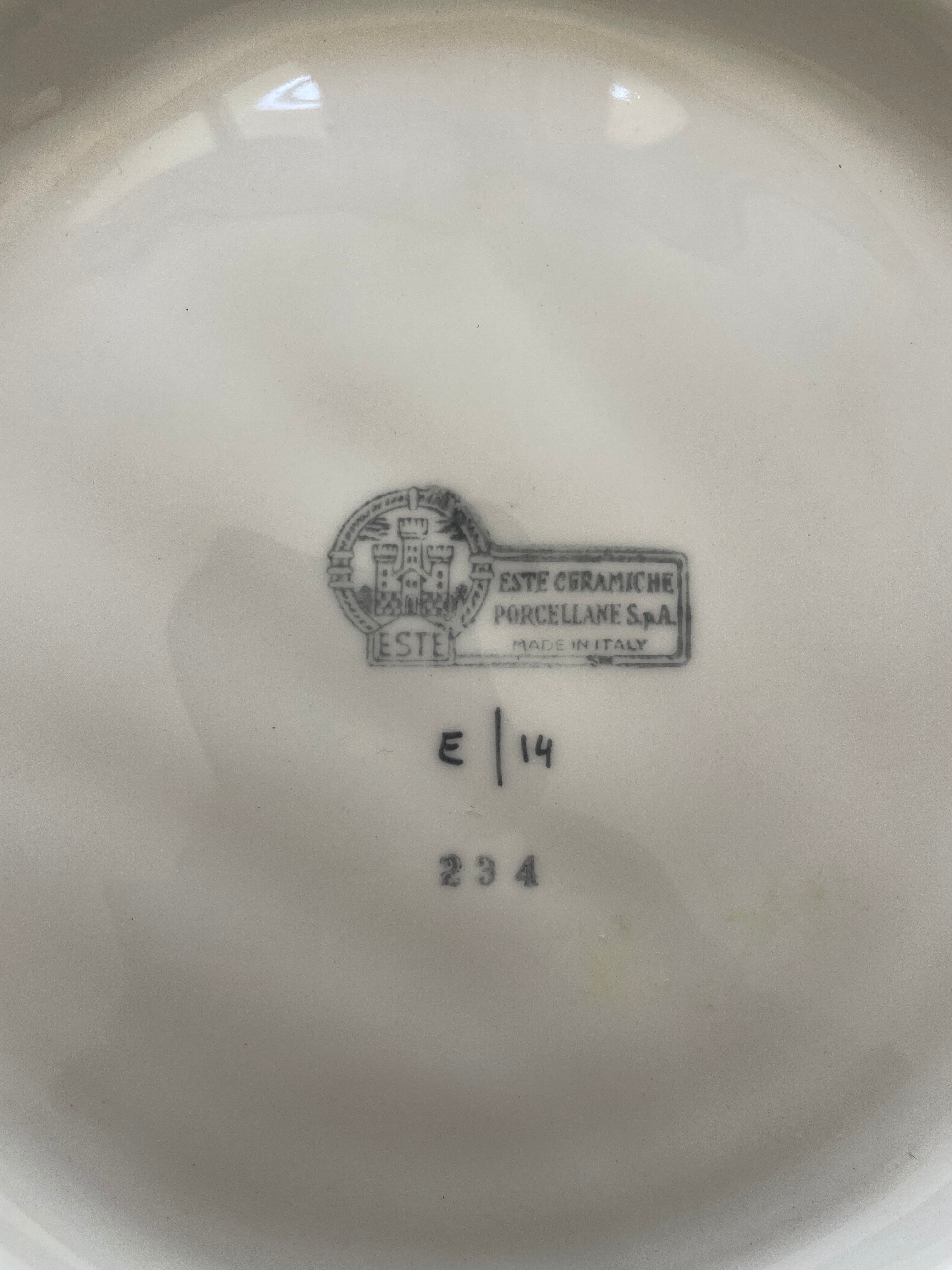 Vintage shell-shaped salad bowl