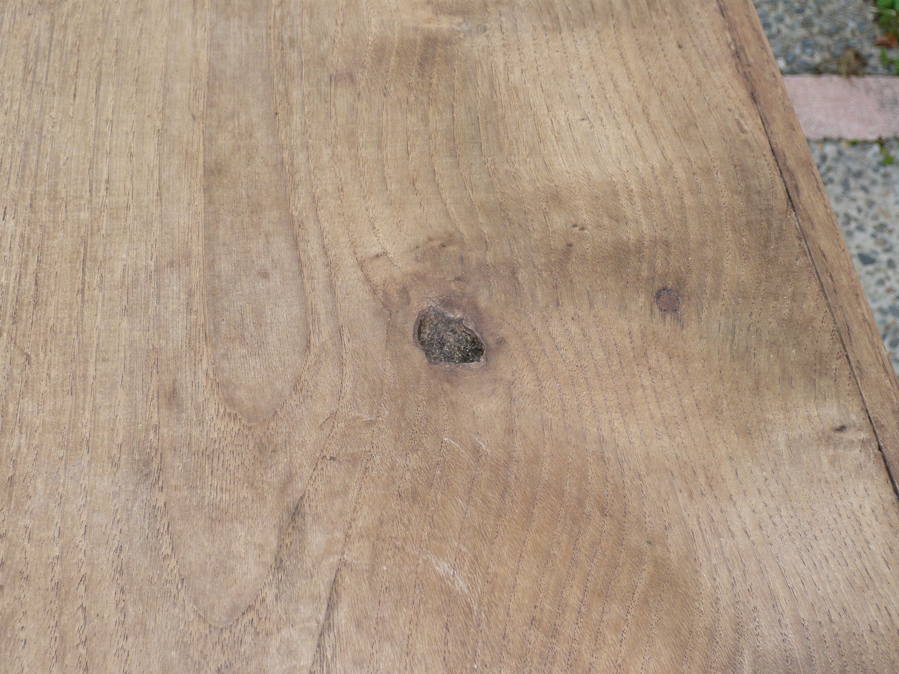 Farm table