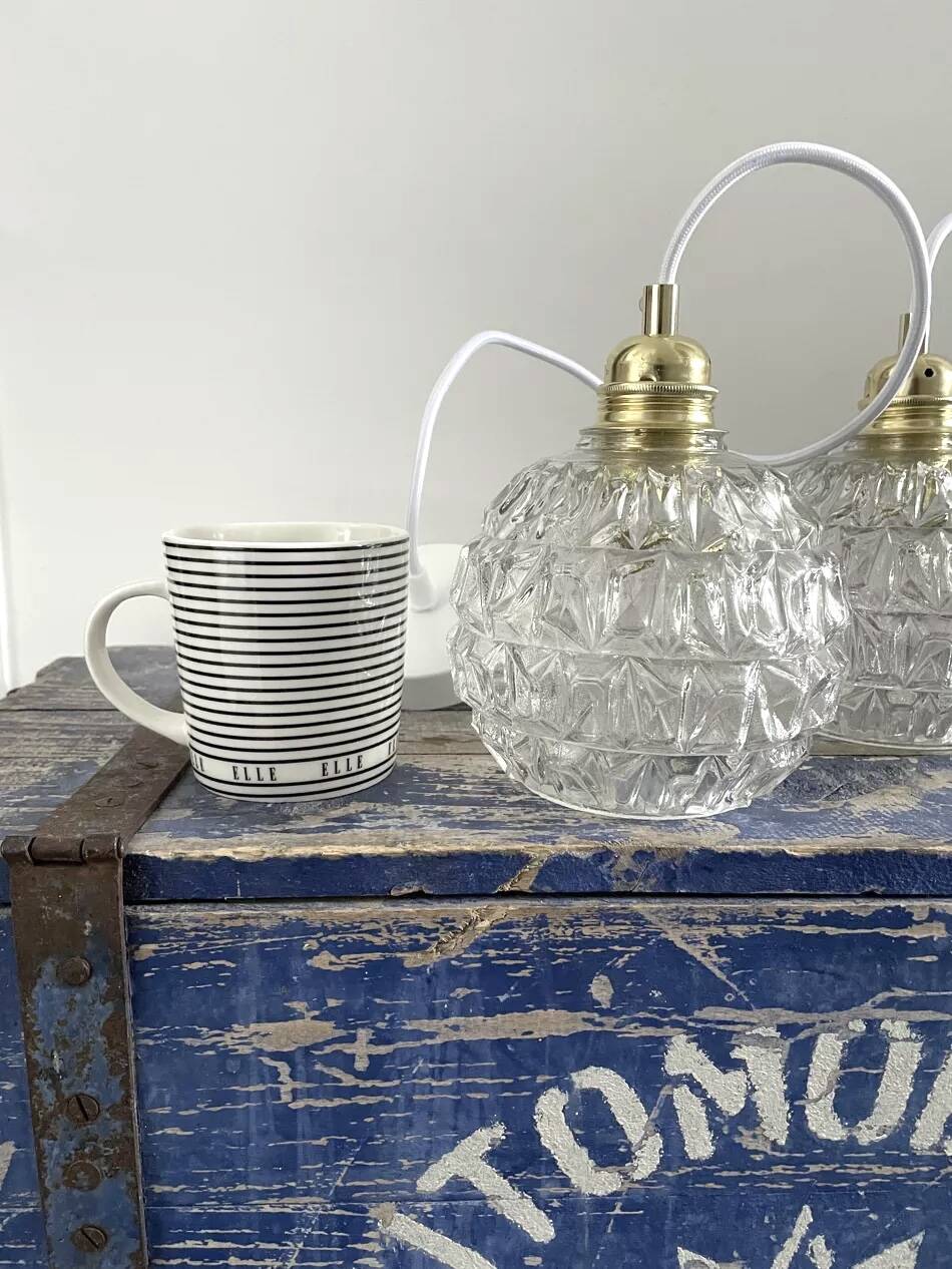 Set of two chiseled glass pendant lights