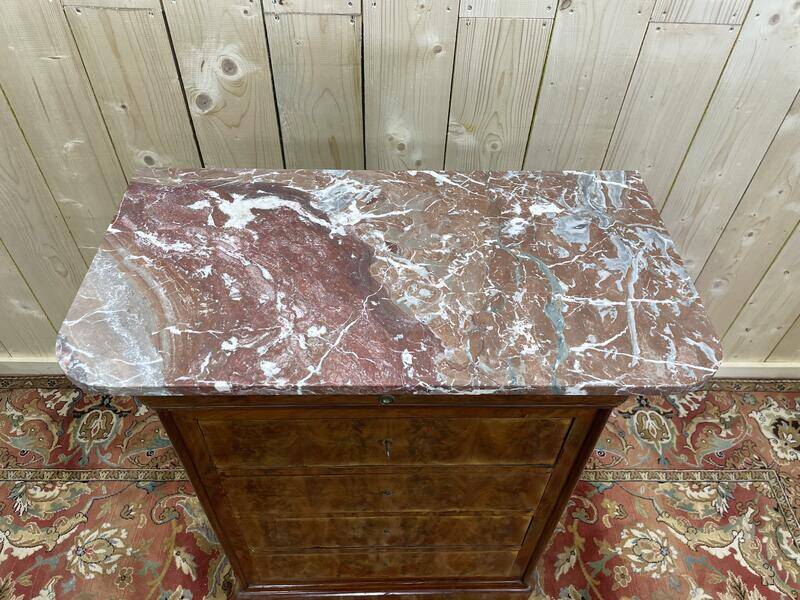 Chiffonnier - Commode époque Louis Philippe en acajou et placage d’acajou.