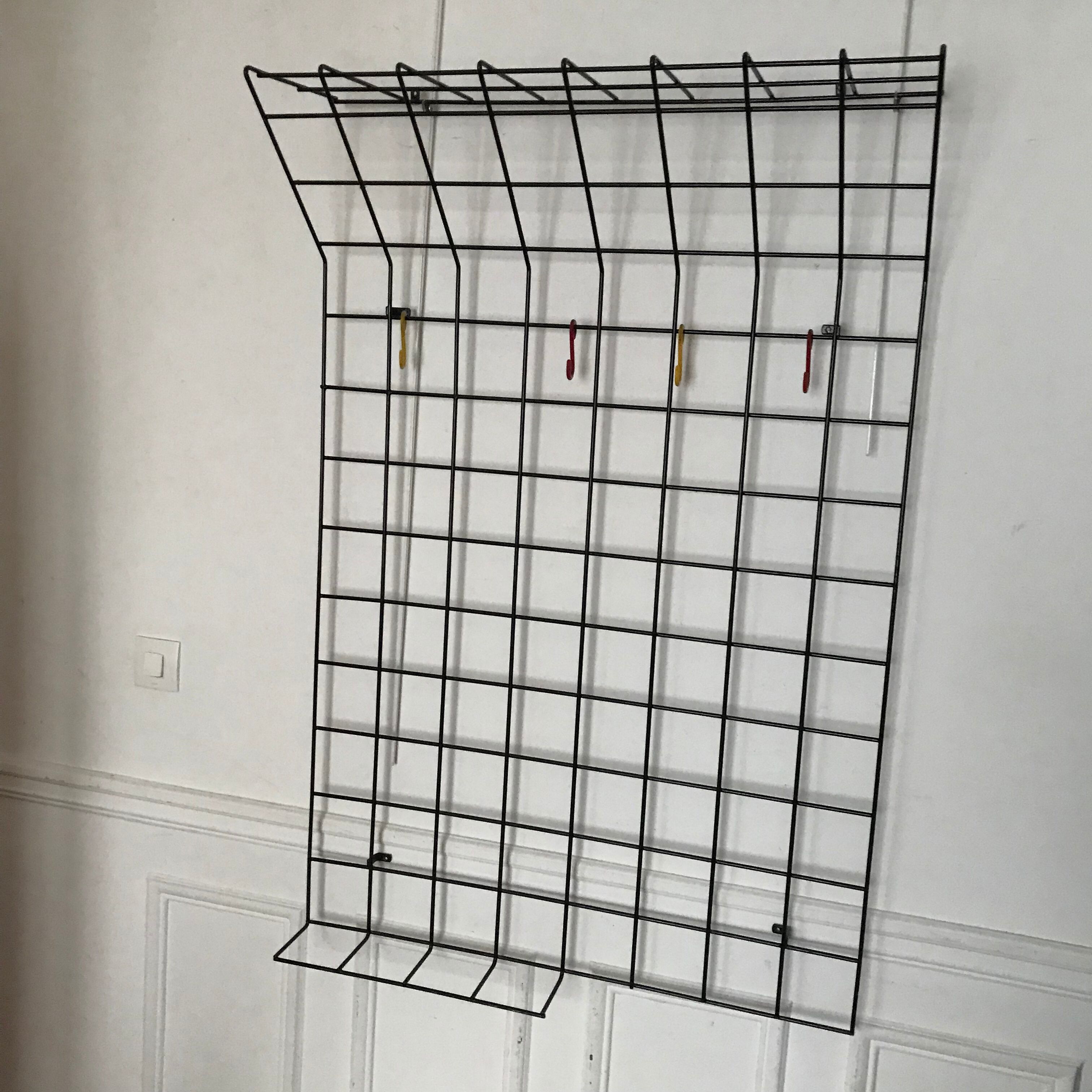 Wall coat rack steel wire