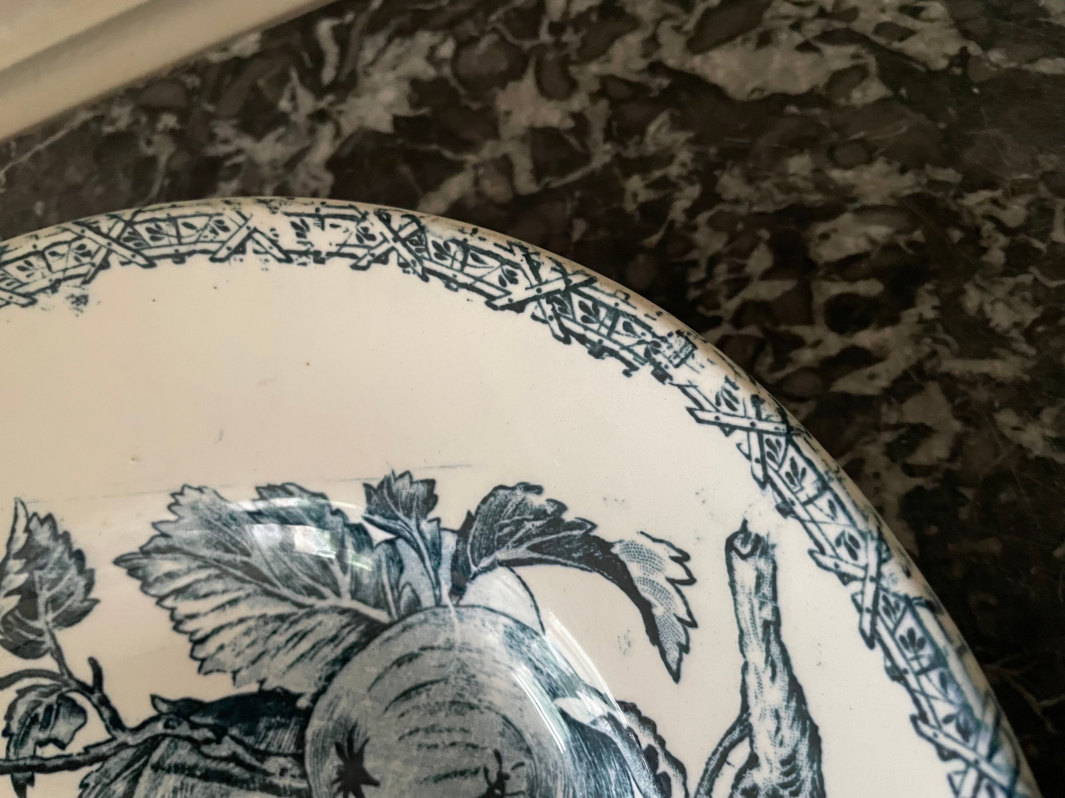 Iron earth serving dish