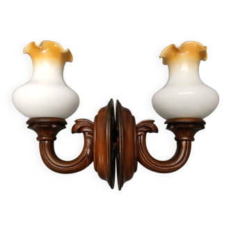 Paire d'appliques murales art-déco ~ verre opalin teinté ~ bois sculpté ~ France ~ 40's