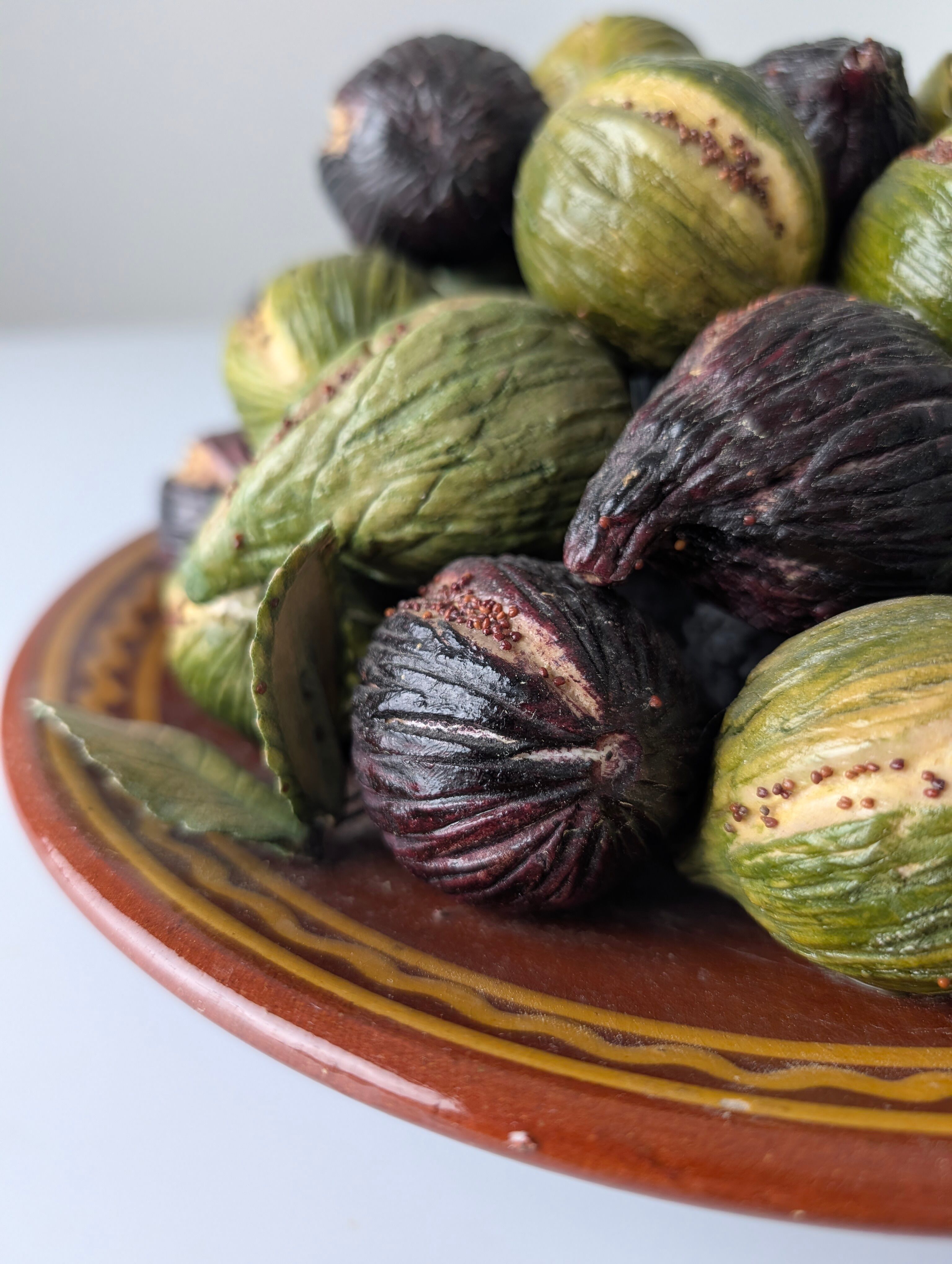 Trompe-l'œil fig plate in bread crumb ceramic, Andalusia, 1950s