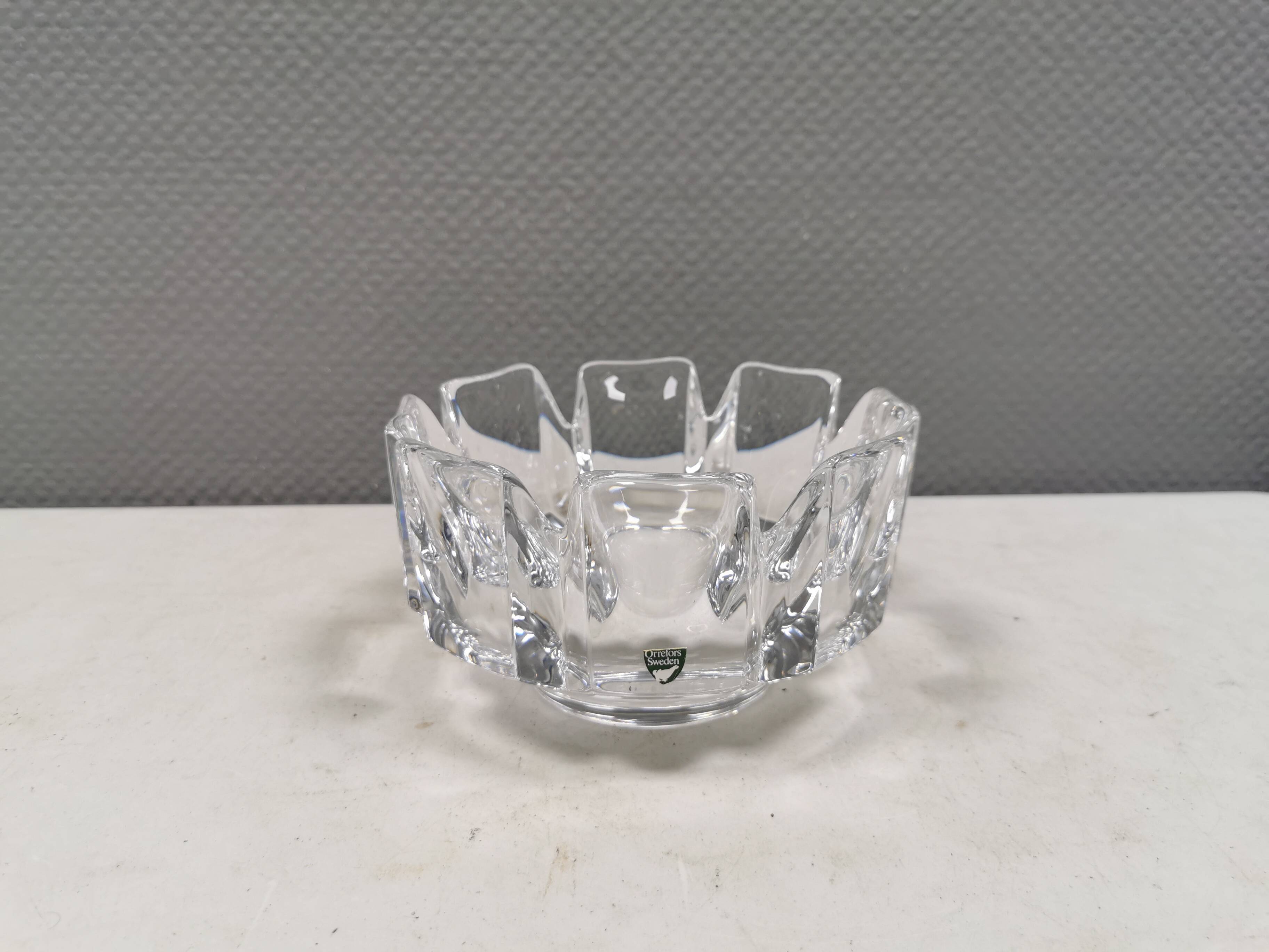 A crystal glass bowl, designed by Lars Hellsten for Orrefors Sweden 1980s
