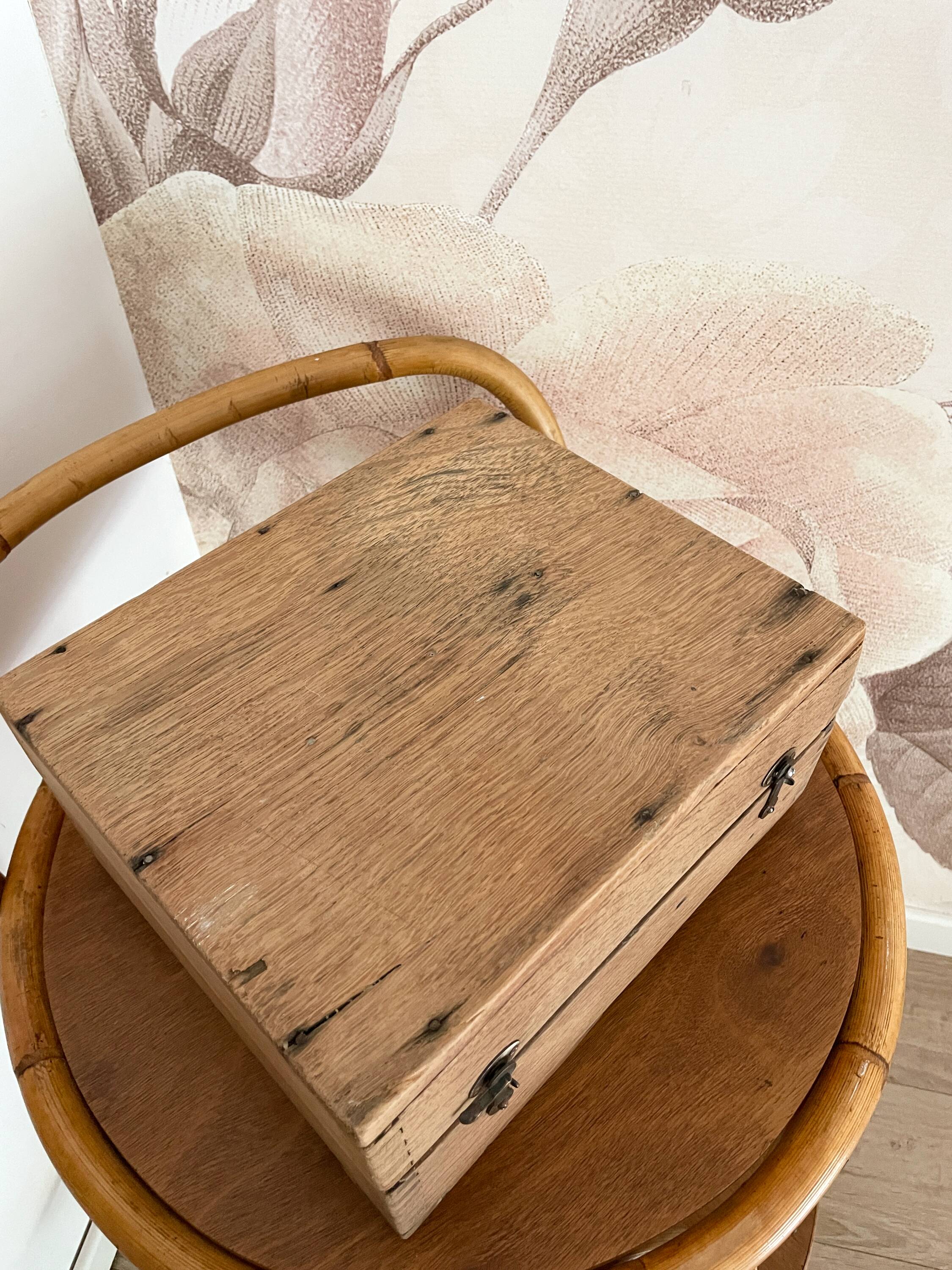Antique solid oak chest - 31 x 26 x 15