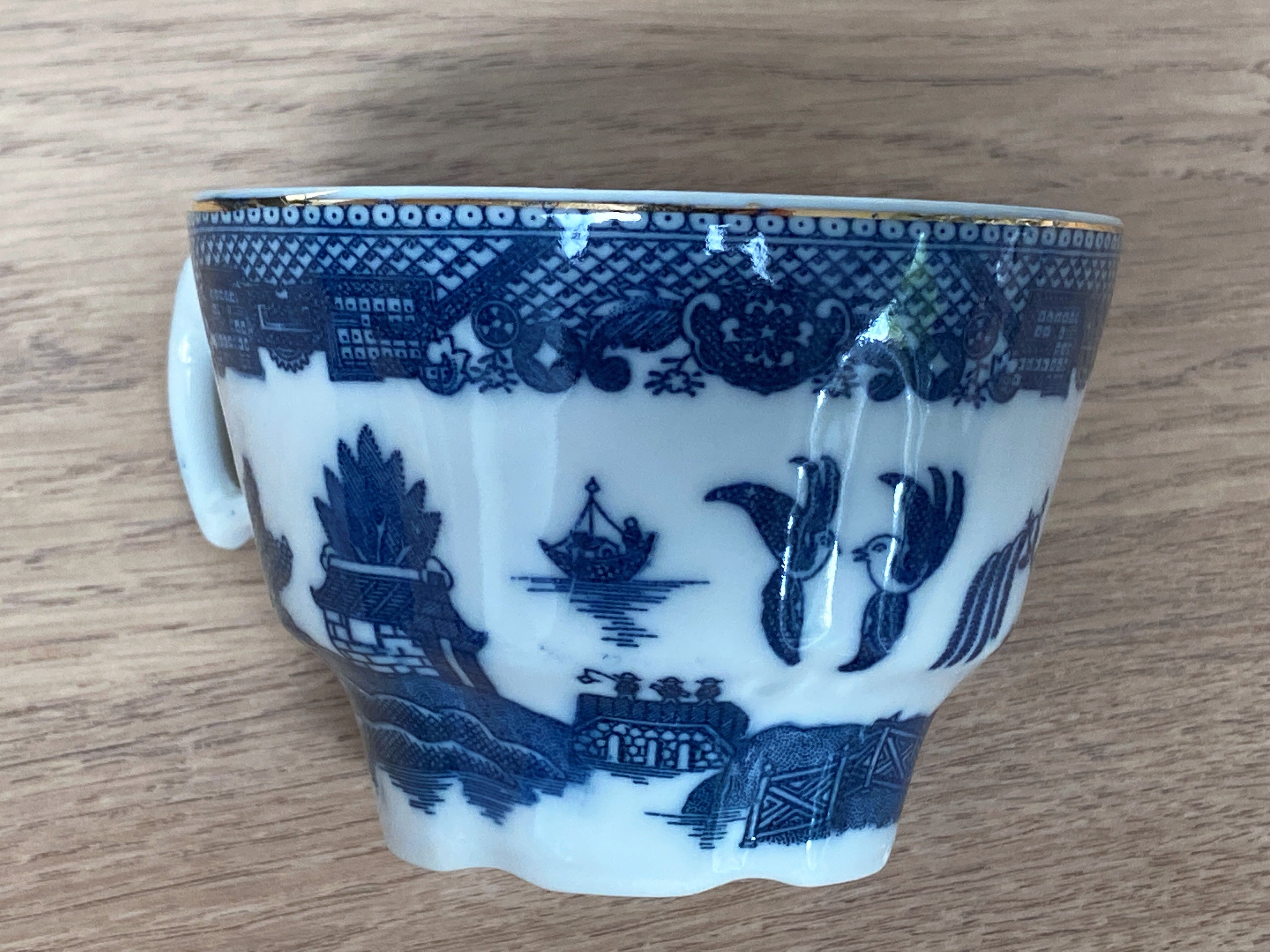 2 fine porcelain cups