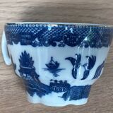 2 fine porcelain cups
