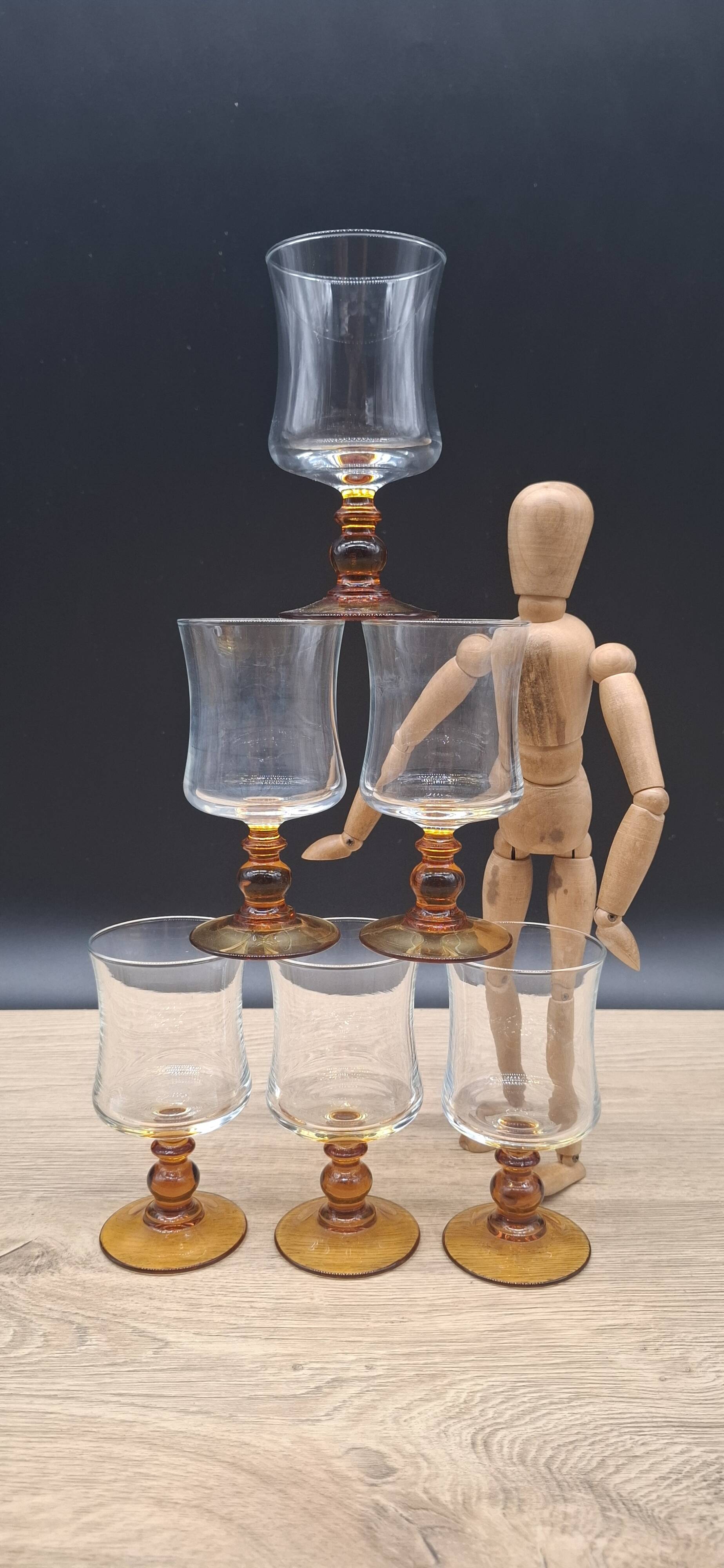 Set of 6 antique Luminarc glasses with amber feet