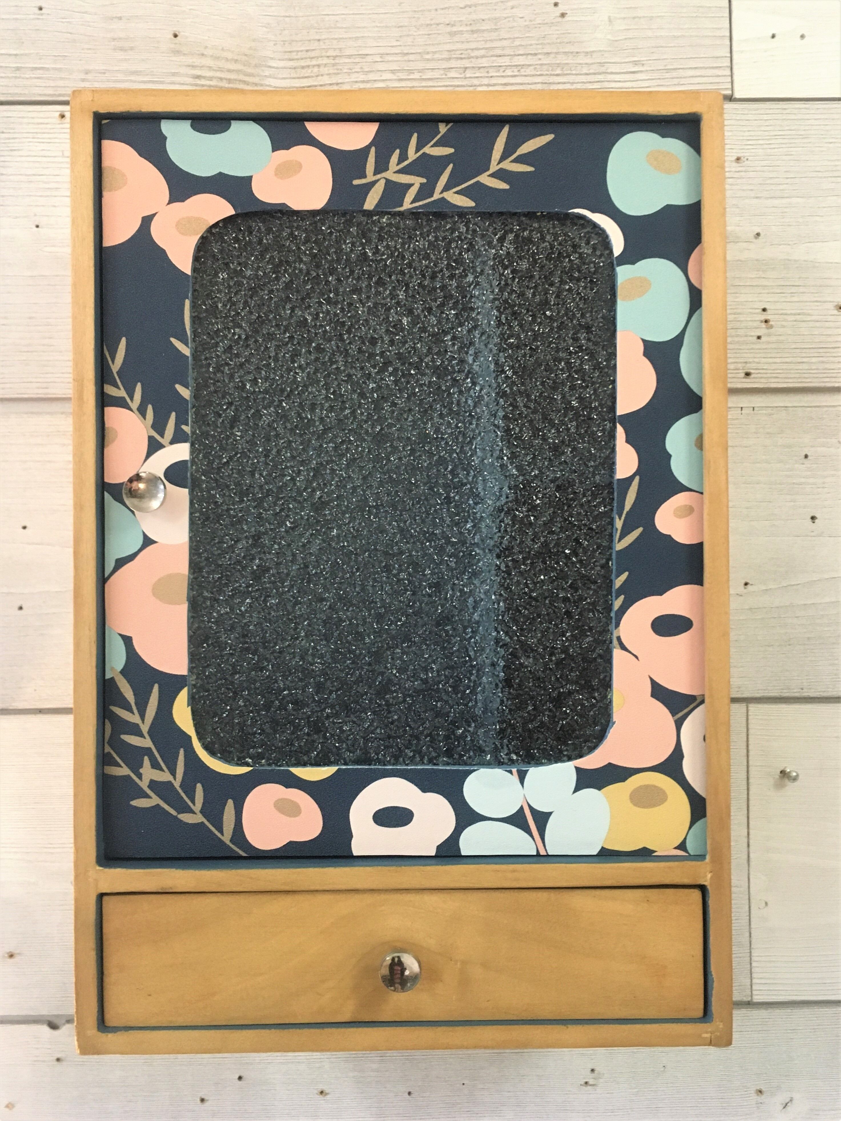 Wall-mounted toilet cabinet