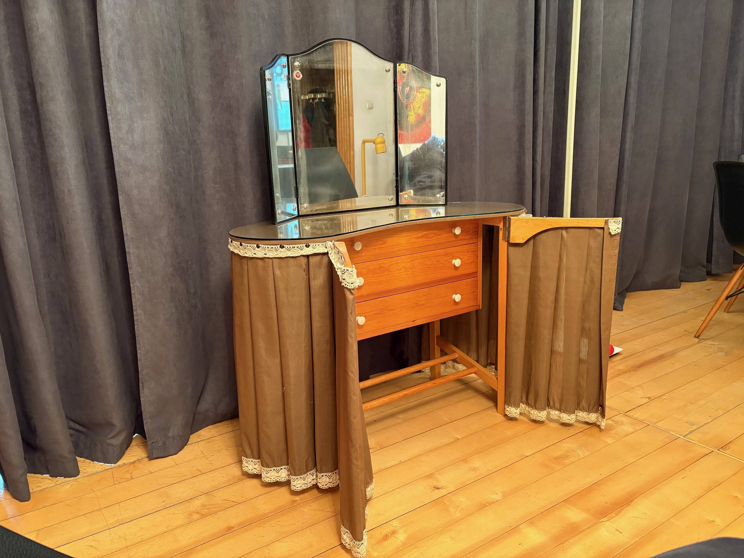 Dressing table, Scandinavia, 1940s/1950s