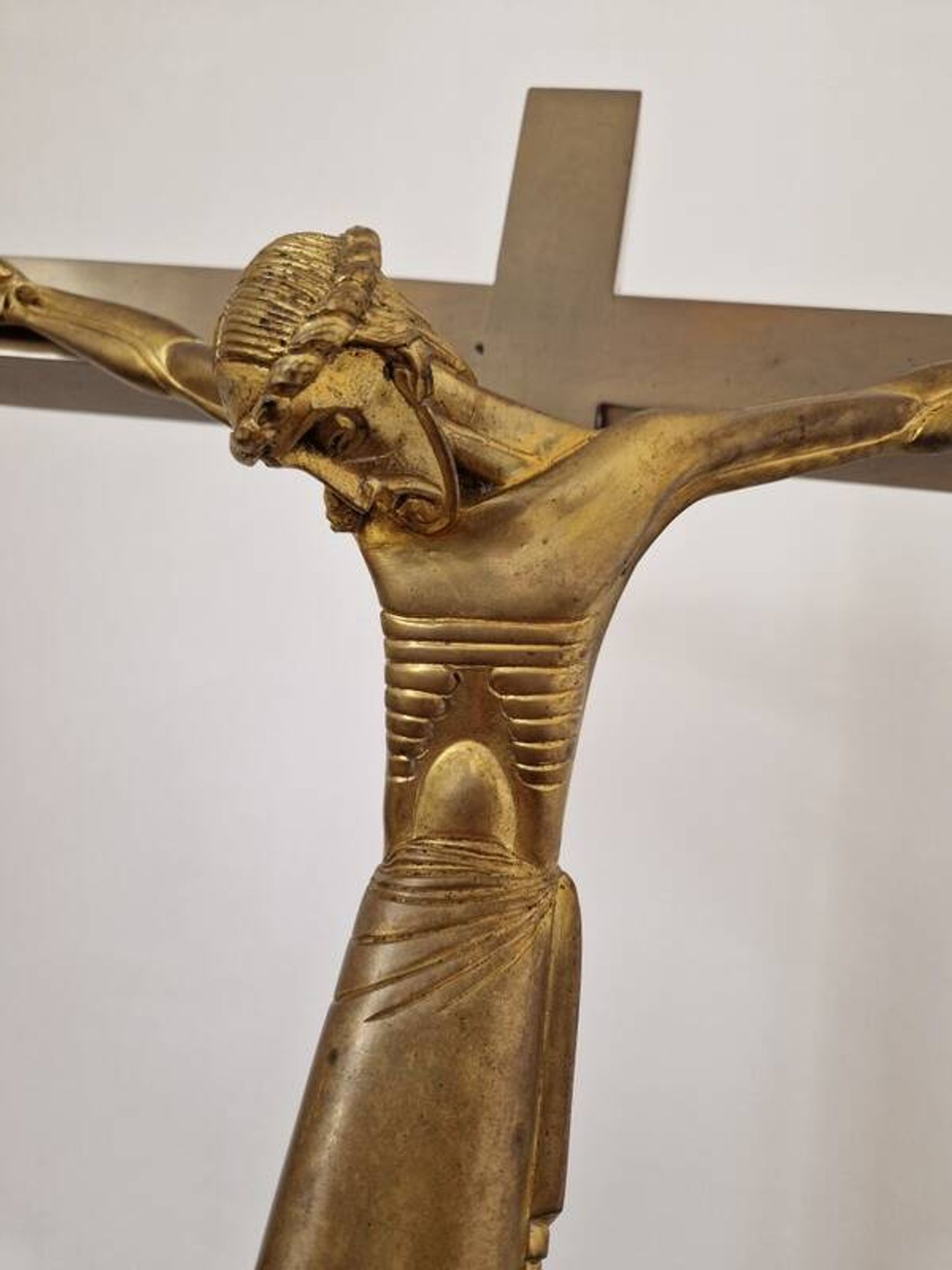 Jean Lambert-Rucki (1888-1967) - Important gilded bronze sculpture - Christ on the cross - Signed