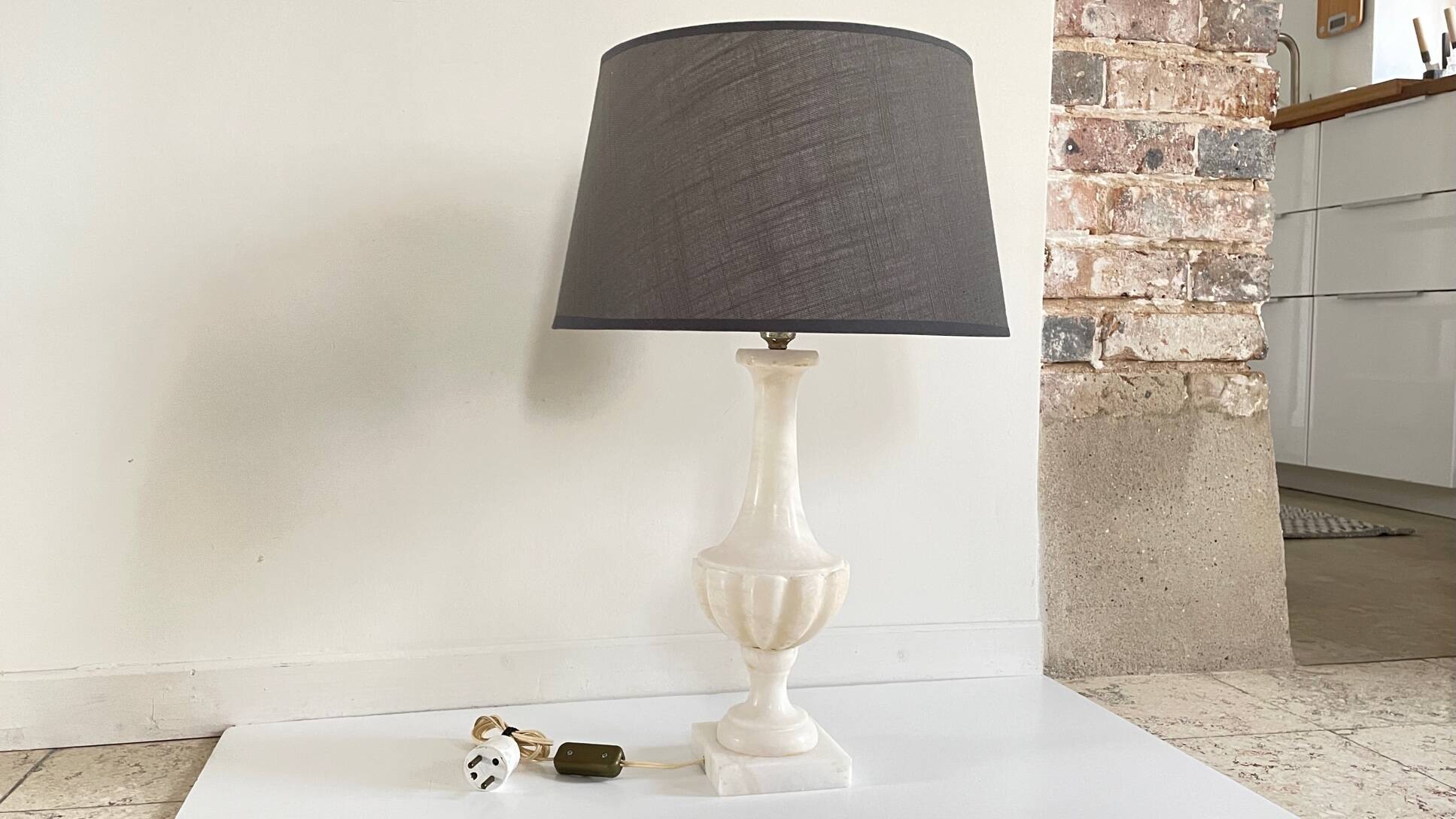 ALABASTER Stone LAMP Vintage MEDICIS Shape