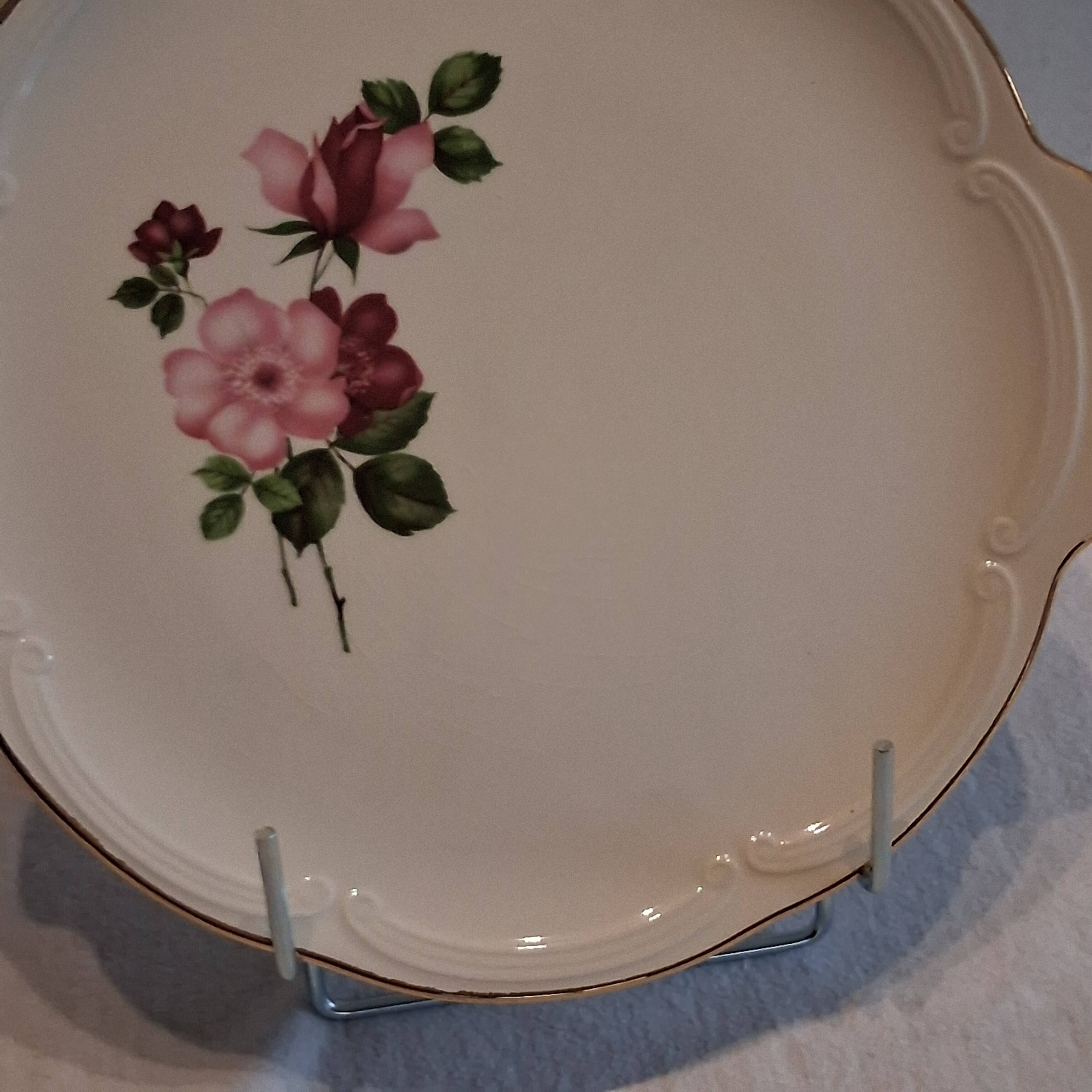 Ear plate from Gien model "Chinon" in very good condition.