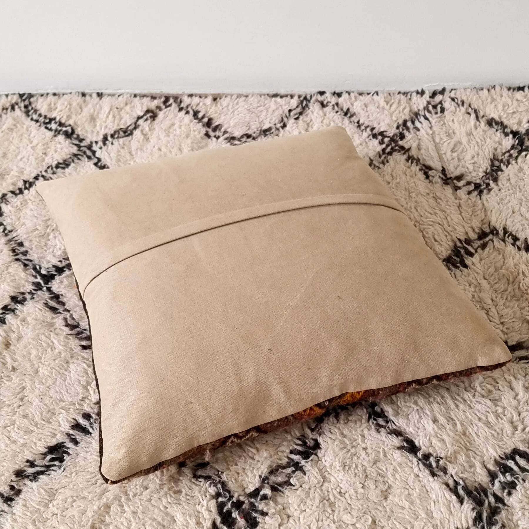 Coussin kilim vintage carré