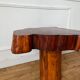 Table basse brutaliste en bois massif