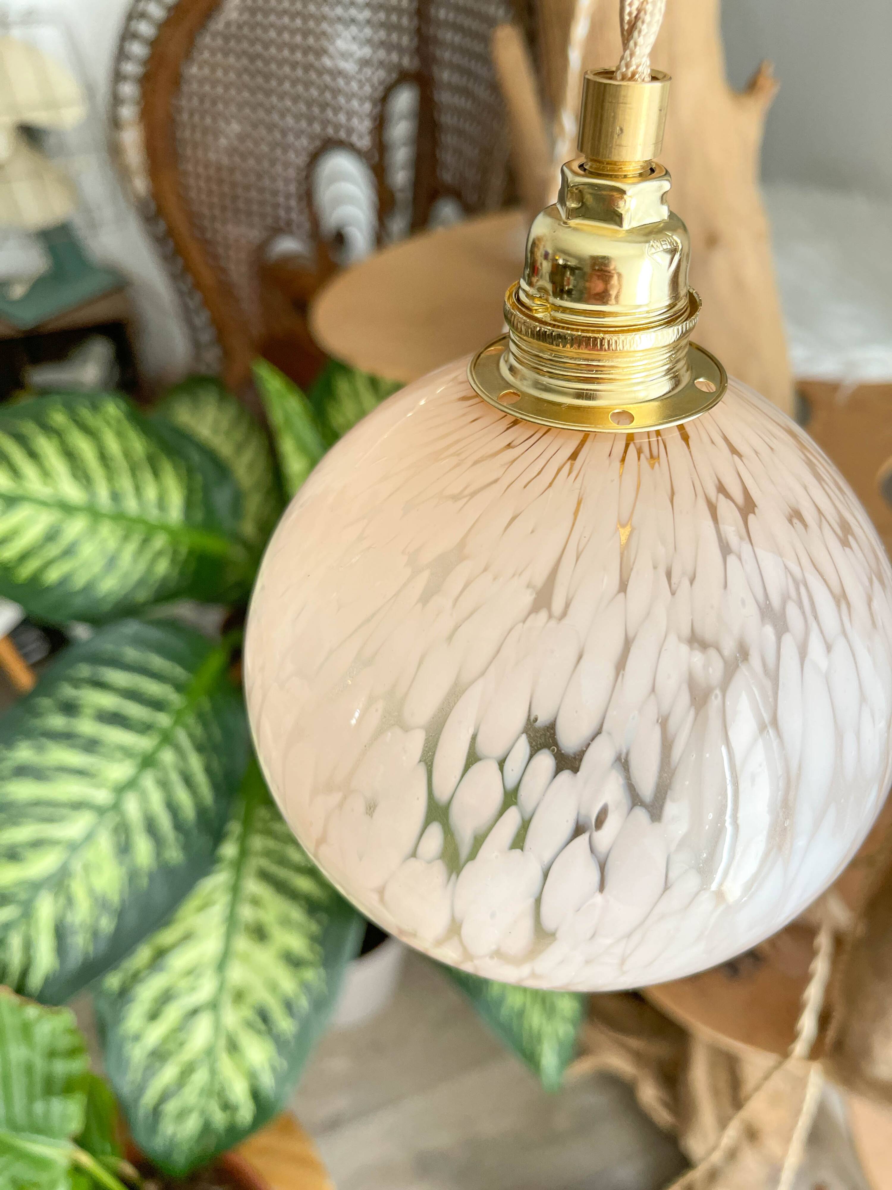 Vintage portable lamp with customizable pink Clichy glass globes