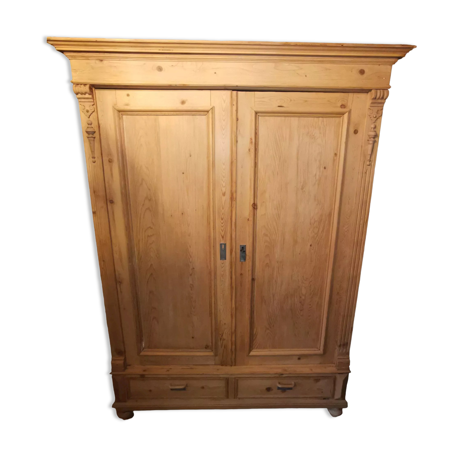 Wardrobe in solid pines