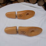 Pair of shoetrees