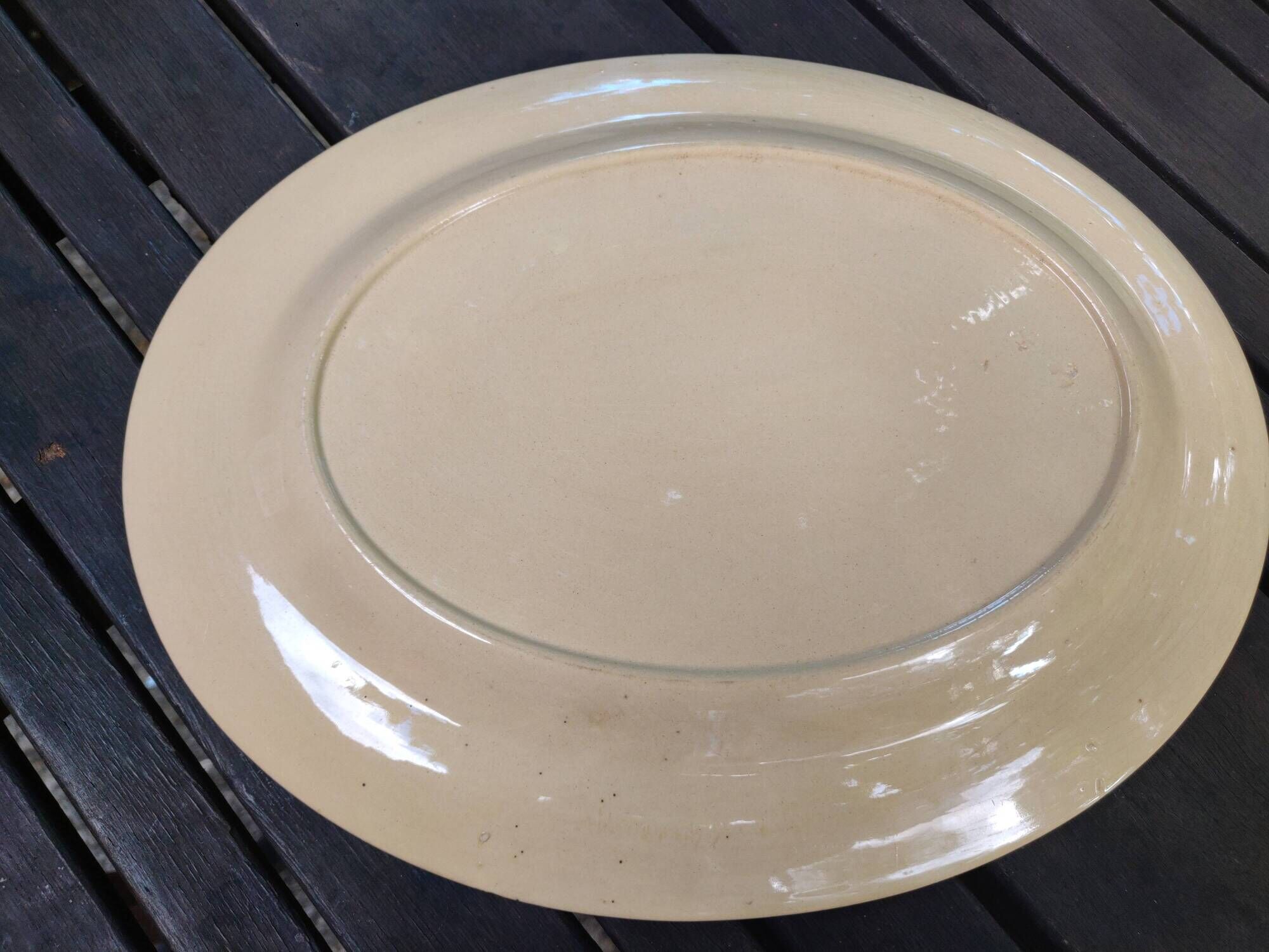 Plat de service Boch et frères de la Louvière modèle belles fleurs