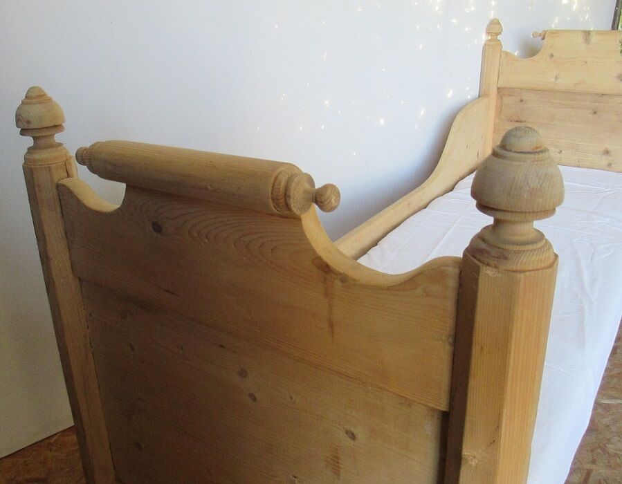 Retractable sofa bed of the Austrian Tyrole in natural wood