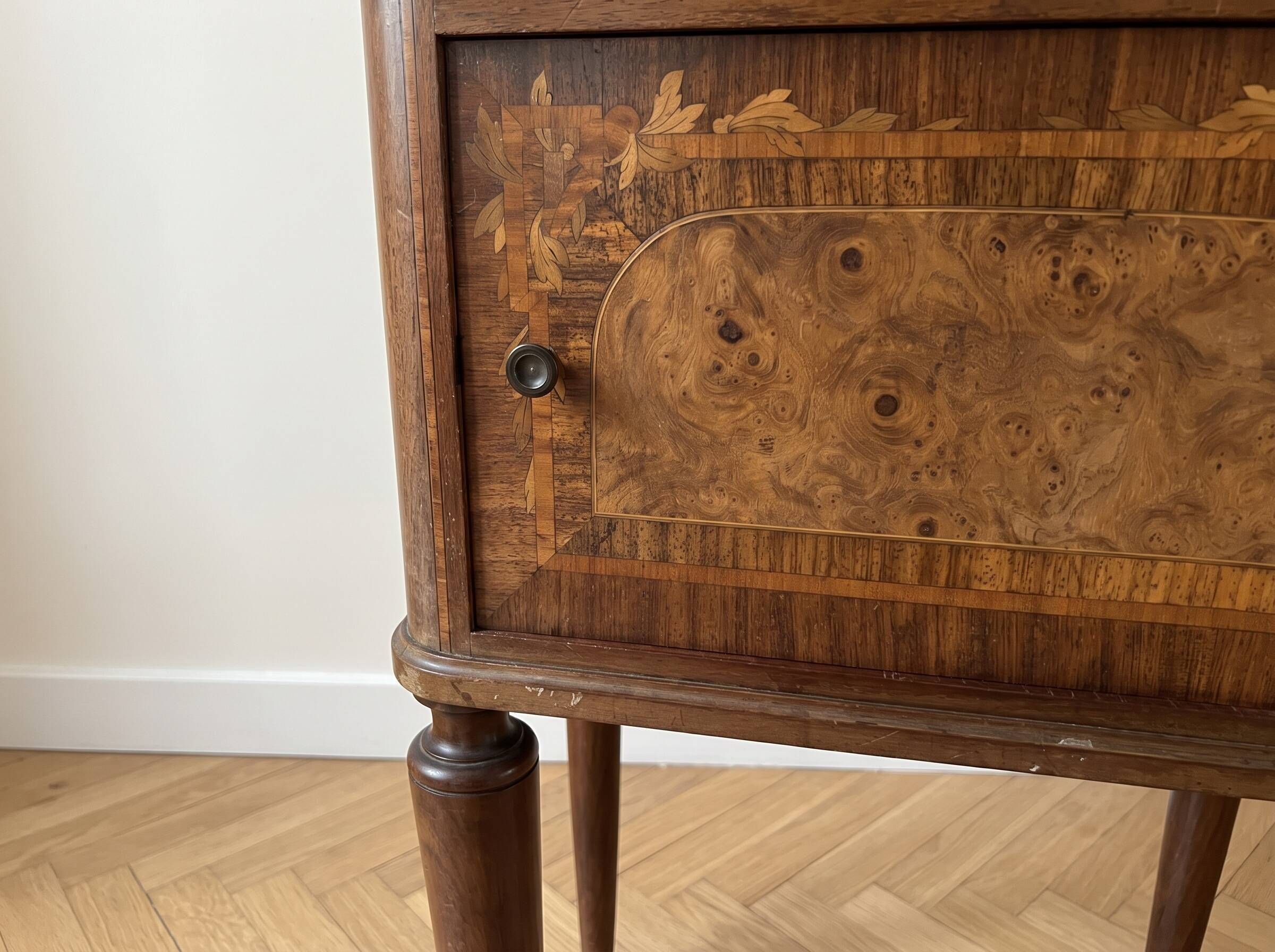Napoleon III style bedside table in walnut burl and marble