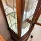 Vitrine en merisier verni