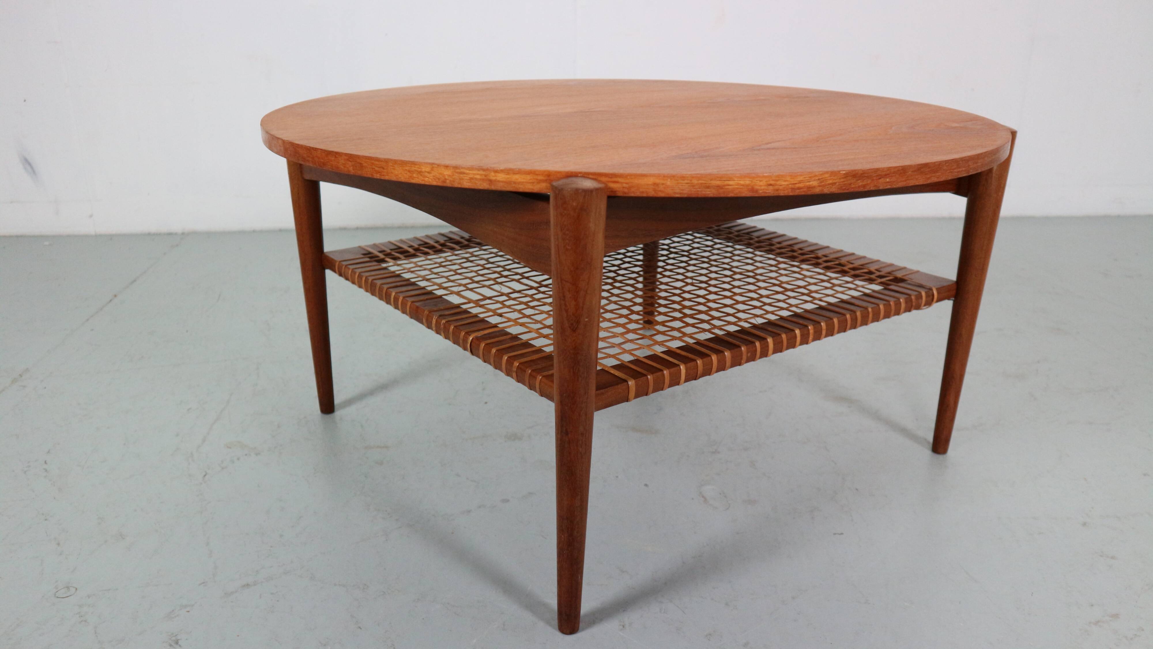 Scandinavian Modern Teak& Rattan Round Coffee Table, 1960's Denmark