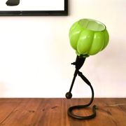 Lampe de table articulée moderniste en verre et laiton à boîtier vert