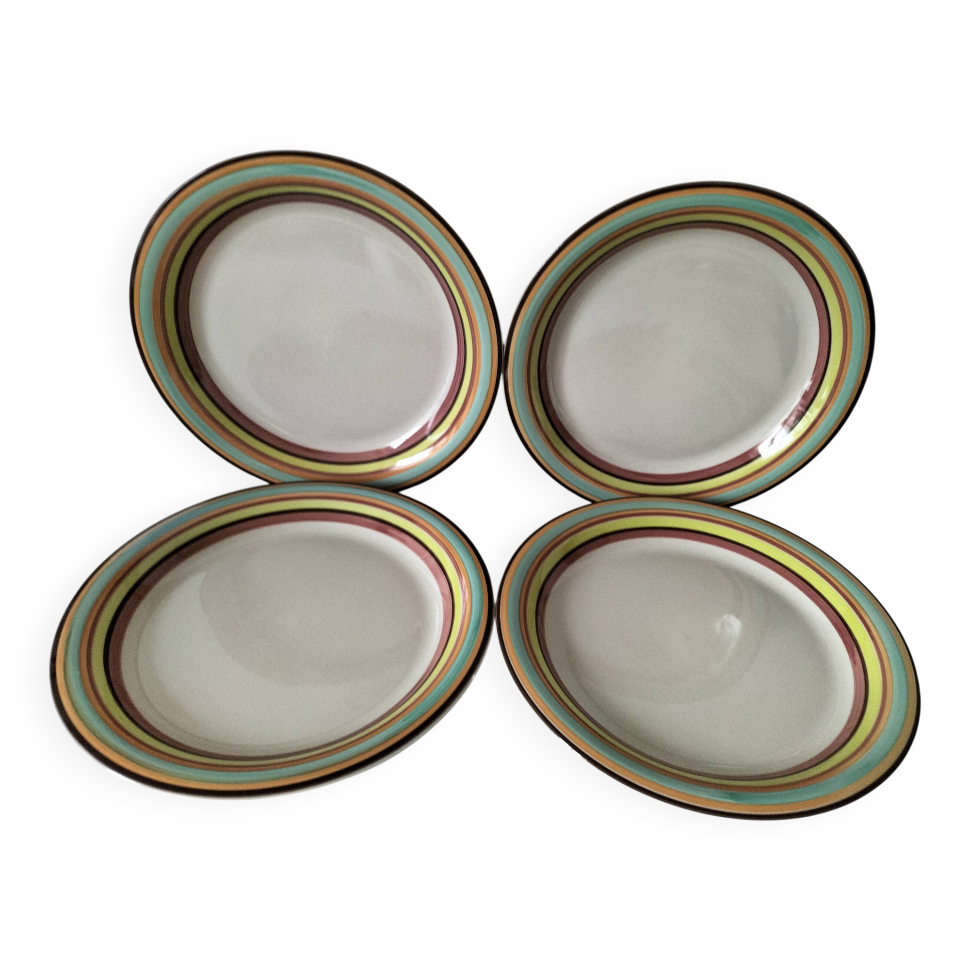 4 large graphic plates with multicoloured stripes – 26 cm