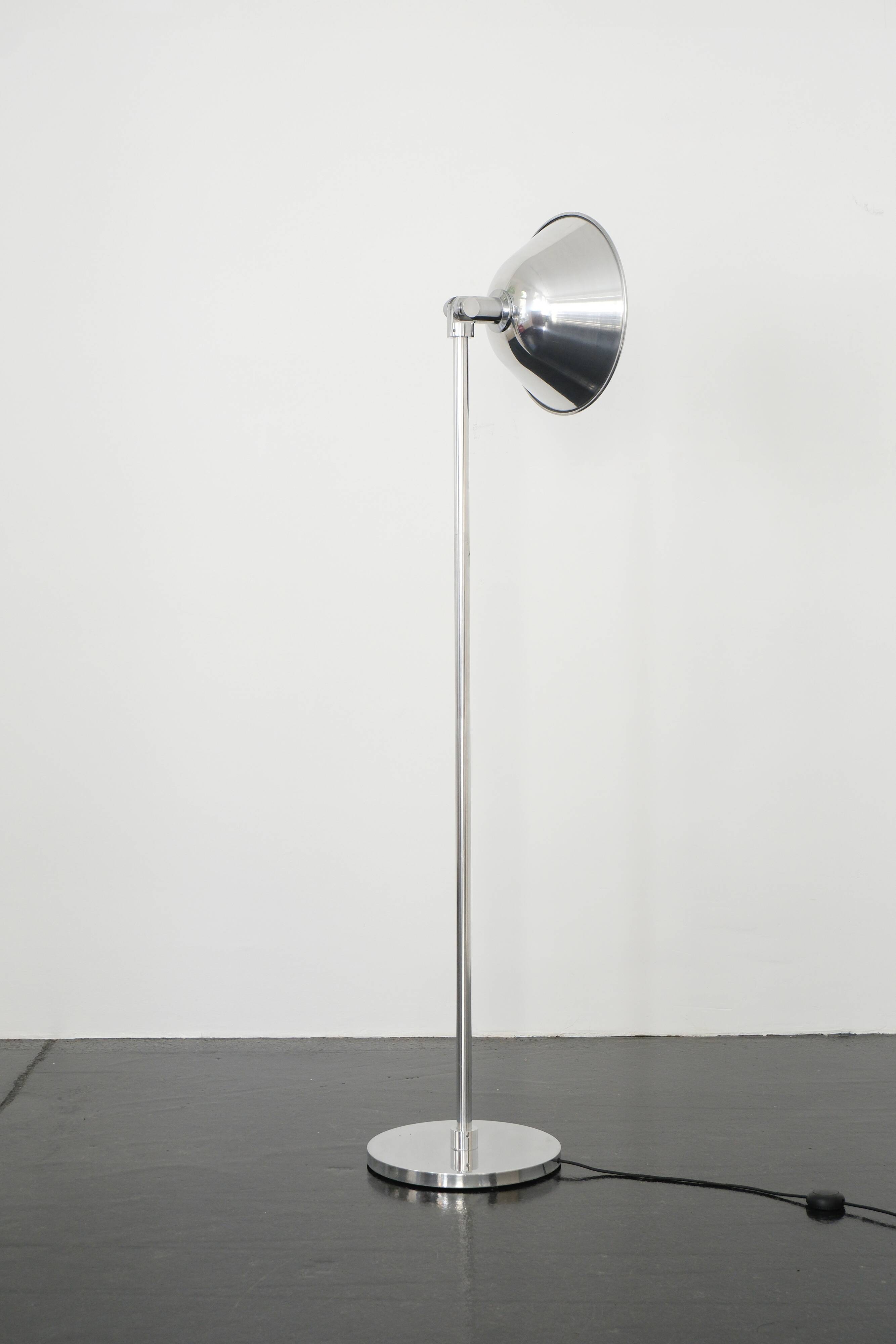 Lampadaire "Gatcpac F" par Josep Torres Clavé / Santa & Cole